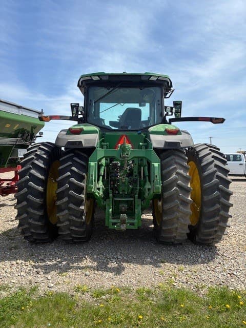 Image of John Deere 8R 230 equipment image 4