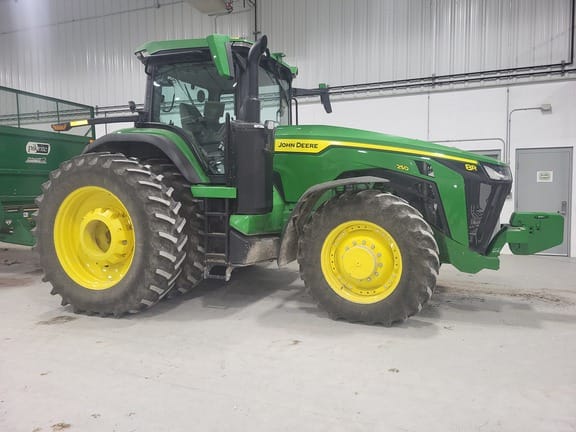 2023 John Deere 8R 250 Equipment Image0
