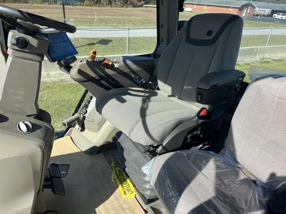 Image of John Deere 8R 250 equipment image 3