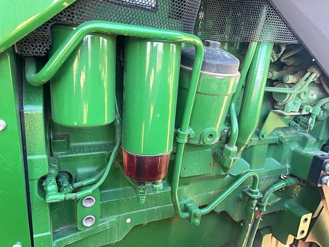 Image of John Deere 8R 250 equipment image 2