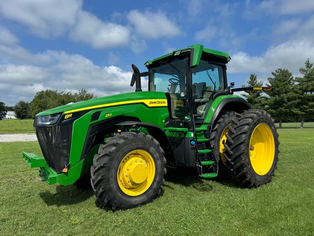 Image of John Deere 8R 250 equipment image 1