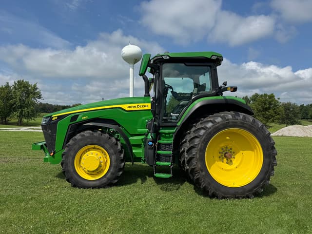 Image of John Deere 8R 250 equipment image 4