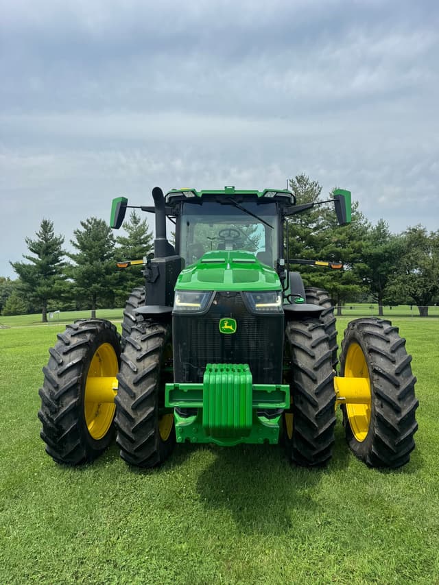 Image of John Deere 8R 250 equipment image 2