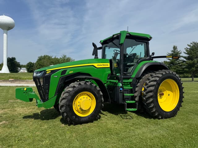 Image of John Deere 8R 250 equipment image 3