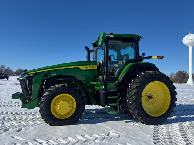 Image of John Deere 8R 250 equipment image 3