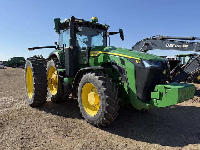 Image of John Deere 8R 310 equipment image 2