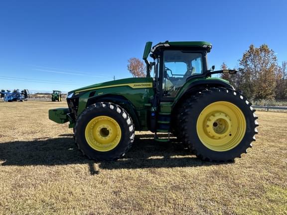 Image of John Deere 8R 340 equipment image 3