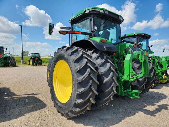Image of John Deere 8R 340 equipment image 2