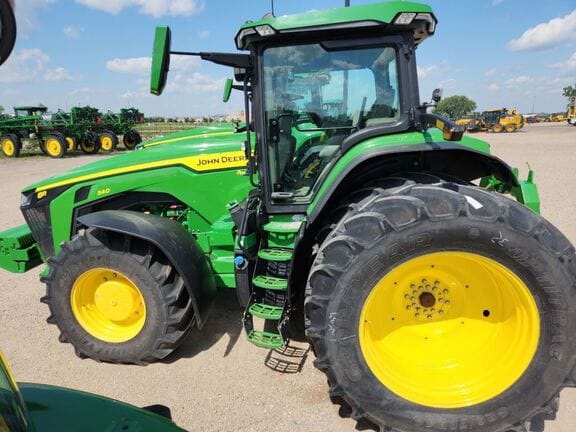 2022 John Deere 8R 340 Equipment Image0