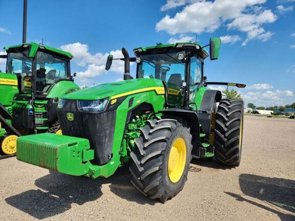 2022 John Deere 8R 340 Equipment Image0