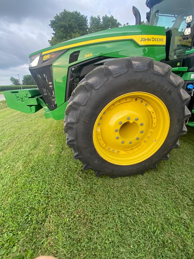 Image of John Deere 8R 340 equipment image 4