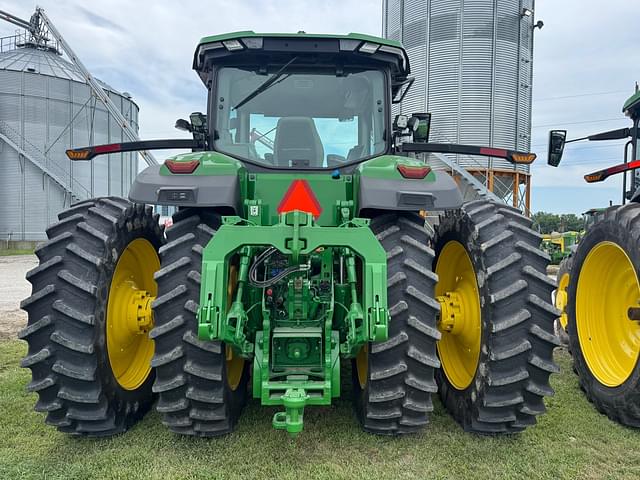 Image of John Deere 8R 370 equipment image 2