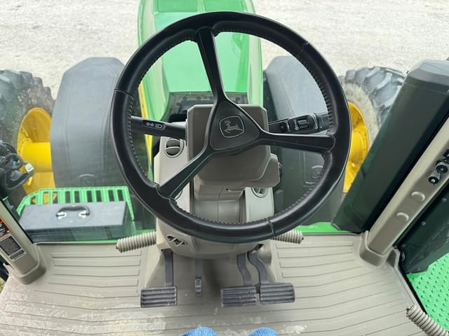 Image of John Deere 8R 370 equipment image 4