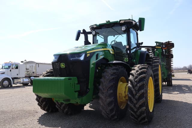 Image of John Deere 8R 370 equipment image 2