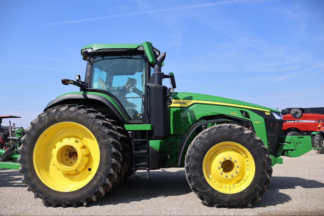 Image of John Deere 8R 370 Primary image