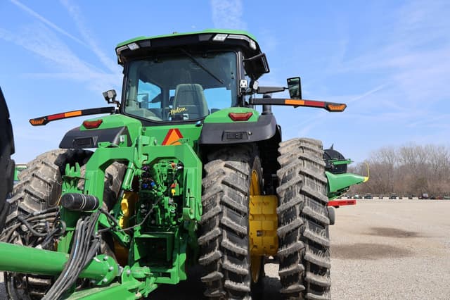 Image of John Deere 8R 370 equipment image 1