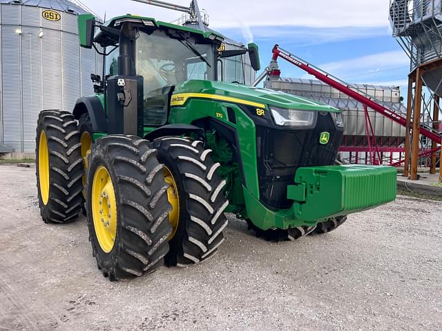 Image of John Deere 8R 370 equipment image 2
