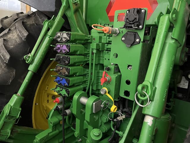 Image of John Deere 8R 370 equipment image 2