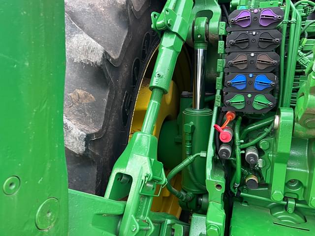 Image of John Deere 8R 410 equipment image 4