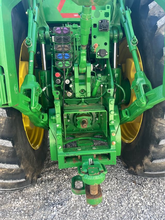 Image of John Deere 8R 410 equipment image 4