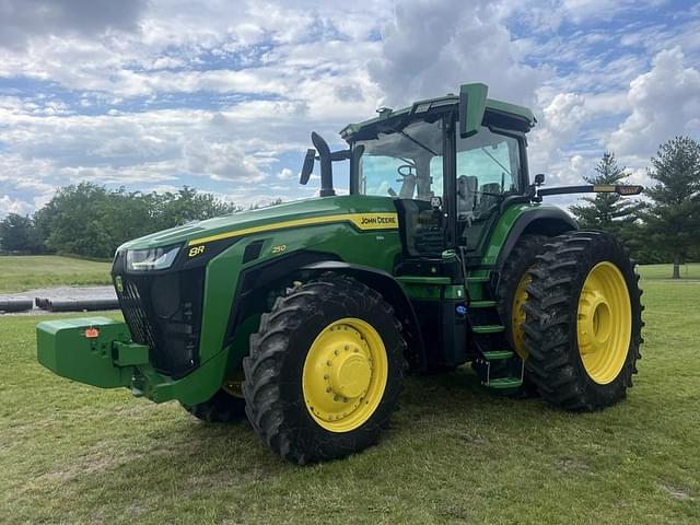 Image of John Deere 8R 250 equipment image 1