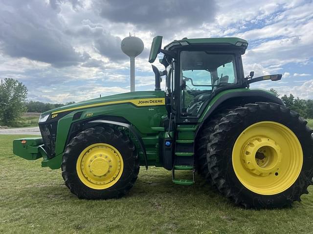 Image of John Deere 8R 250 equipment image 2