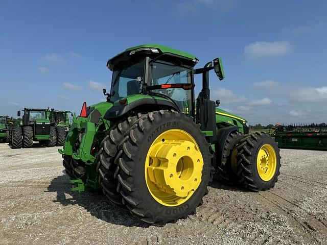 Image of John Deere 8R 340 equipment image 4