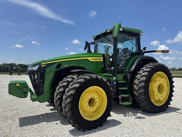 Image of John Deere 8R 370 equipment image 2
