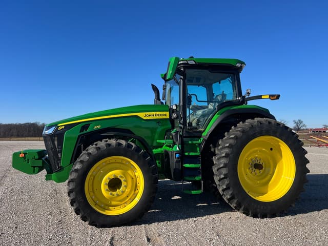 Image of John Deere 8R 370 equipment image 4