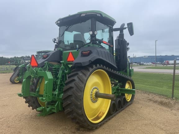 Image of John Deere 8RT 410 equipment image 2