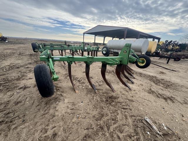 Image of John Deere 900 equipment image 2