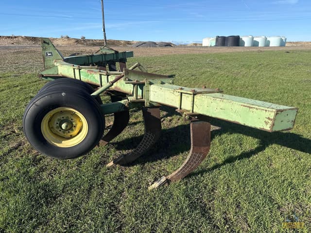 Image of John Deere 900 equipment image 1