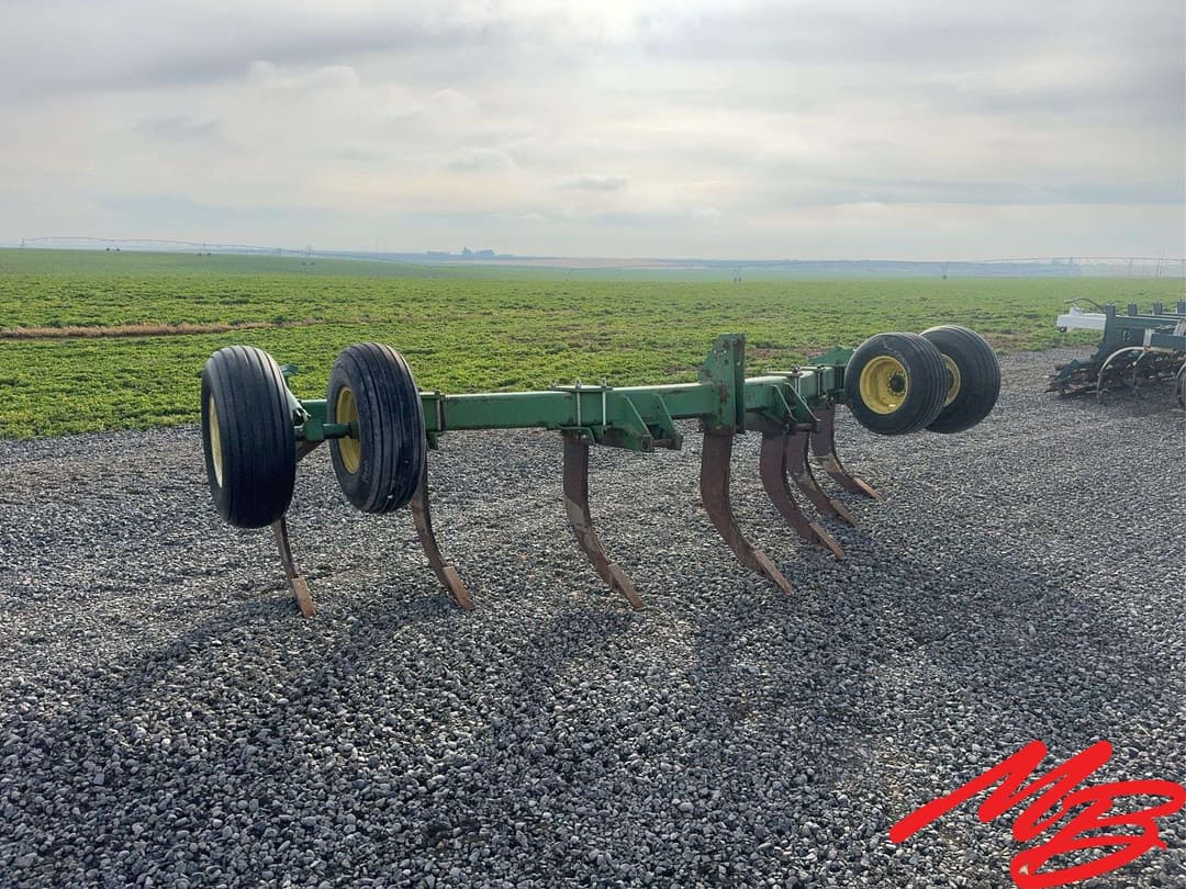 Image of John Deere 900 Primary image