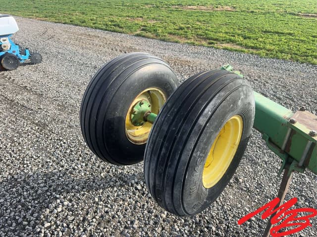 Image of John Deere 900 equipment image 2