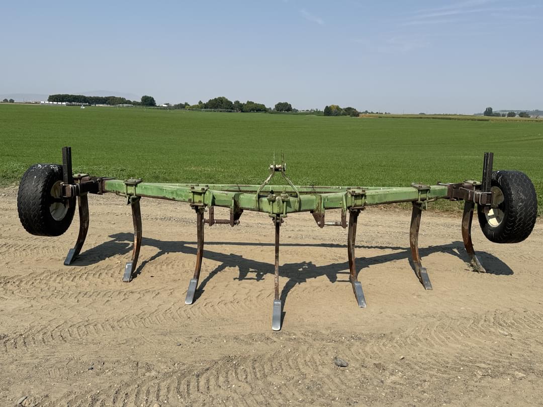 Image of John Deere 900 Primary image