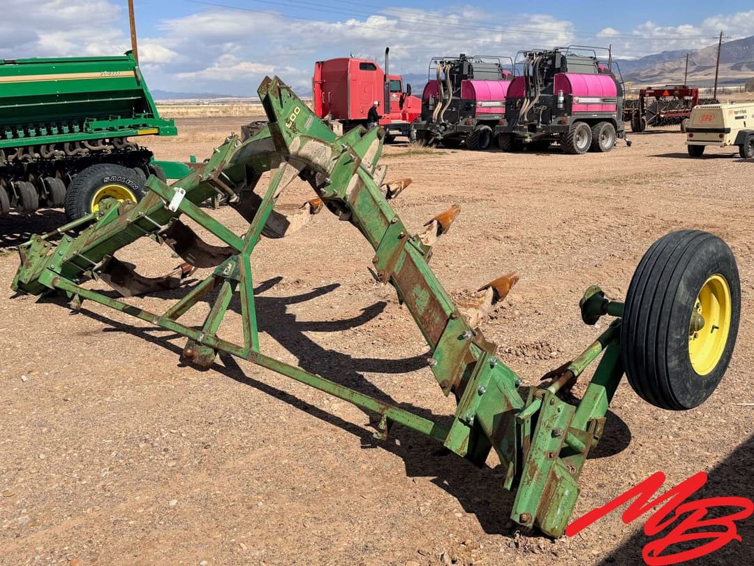 Image of John Deere 900 Primary image