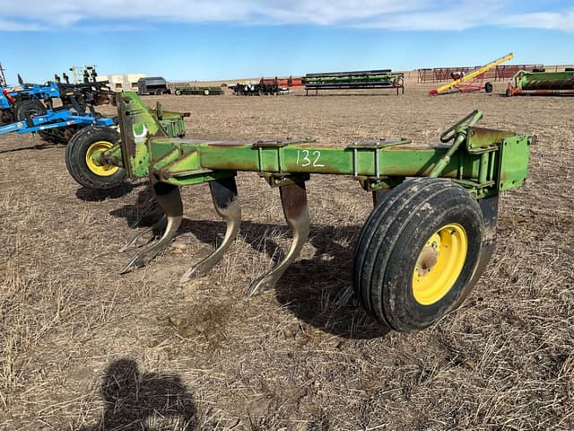 Image of John Deere 900 equipment image 1