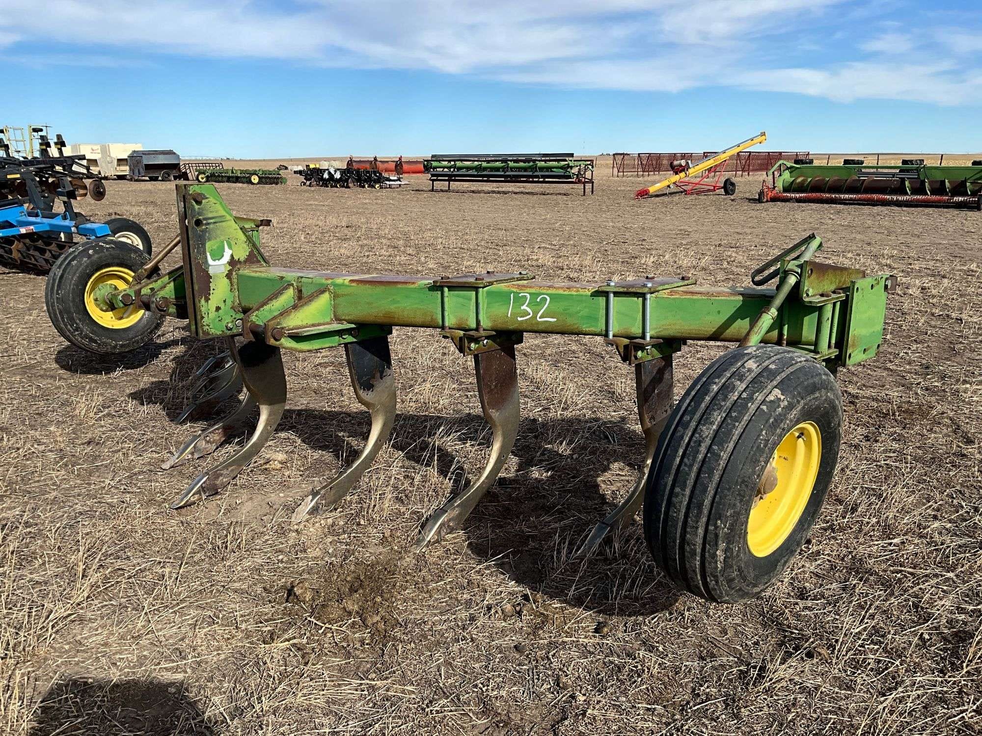 John Deere 900 Equipment Image0
