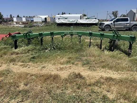 Image of John Deere 900 equipment image 1