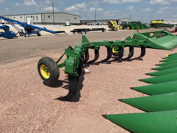 Image of John Deere 900 Primary image