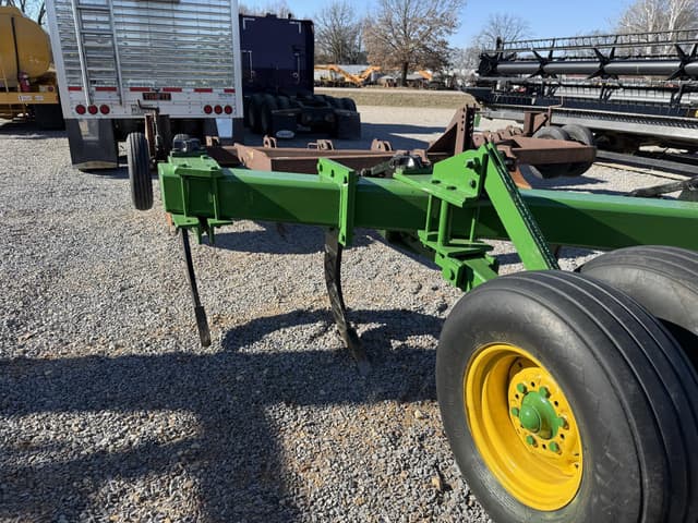 Image of John Deere 900 equipment image 1