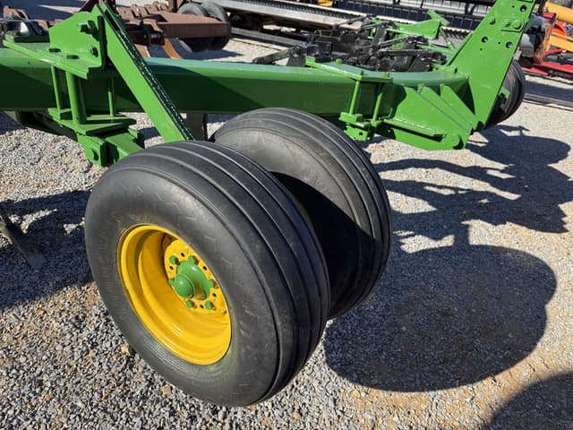 Image of John Deere 900 equipment image 2