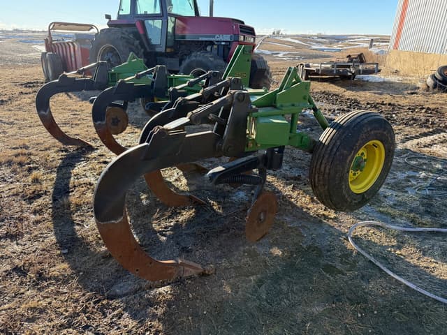 Image of John Deere 910 equipment image 1