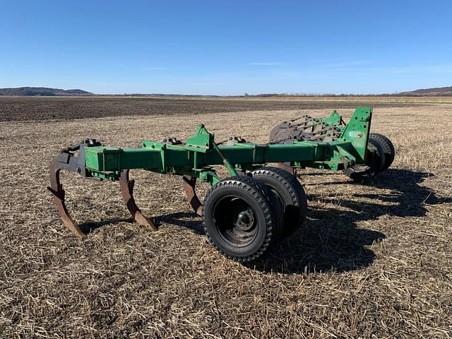 Image of John Deere 910 equipment image 3