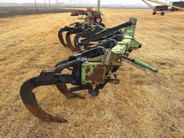 Image of John Deere 910 equipment image 2