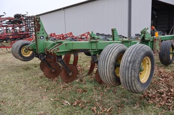 Main image John Deere 910