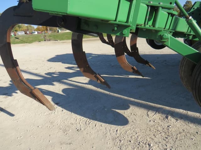 Image of John Deere 910 equipment image 2