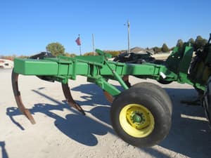 John Deere 910 Image