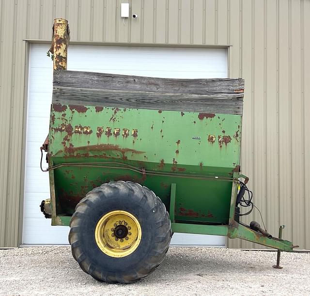 Image of John Deere 910 equipment image 2