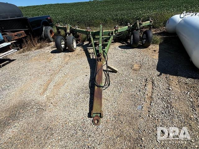 Image of John Deere 910 equipment image 1